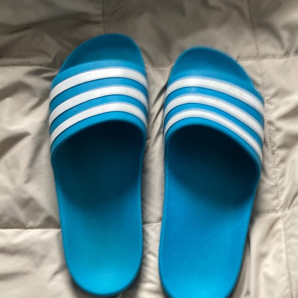 Adidas adilette Slides - Picture 2 of 6